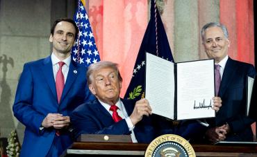 "P20250723JB-0496” by The White House, United States Government Work)_0.jpg 